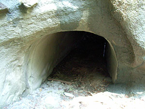 初代中山隧道：南側坑門