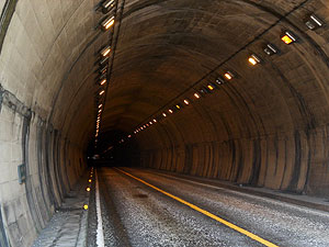 明地トンネル：トンネル内部