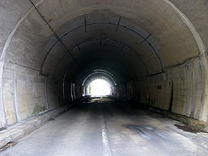 石山トンネル：トンネル内部