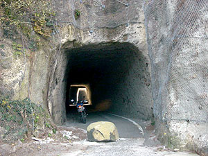 福浦隧道：北側坑門