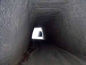 福浦隧道：南側洞内