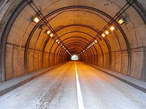 船岡トンネル：トンネル内部