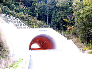 古市トンネル：東側坑門