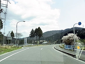 平井集落への道が分岐