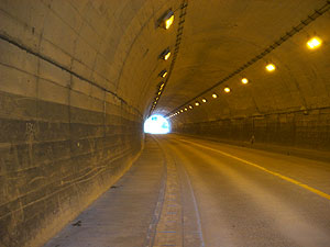 郷内トンネル：トンネル内部