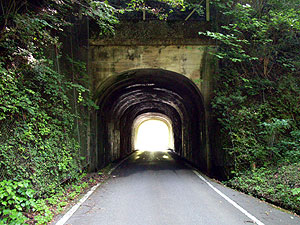 一号隧道：西側坑門
