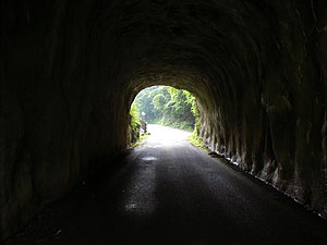 二号隧道：トンネル内部