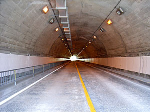岩屋堂トンネル：トンネル内部