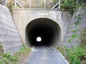 神尾トンネル：北側坑門