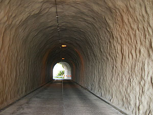 久保呂隧道：トンネル内部