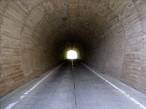 国賀とんねる：トンネル内部