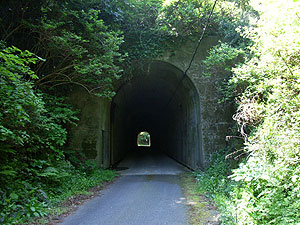 耳浦トンネル：南側坑門