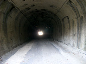 森山隧道：隧道内部
