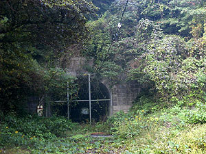 森山隧道：東側坑門