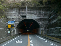 鐘ヶ坂旧道・「鐘ヶ坂トンネル」丹波市側坑口