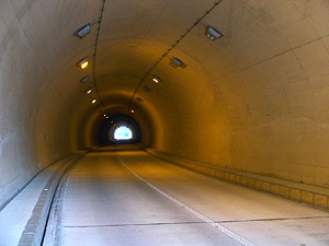 青稜トンネル：トンネル内部