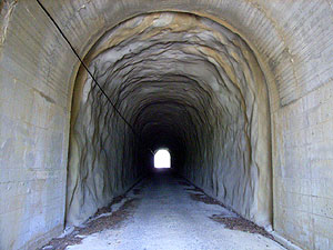 代隧道：トンネル内部