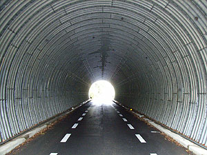 蕃山隧道：トンネル内部