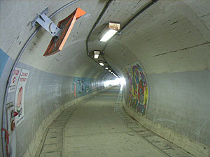 新町自歩道トンネル：トンネル内部