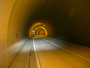 新武良トンネル：トンネル内部