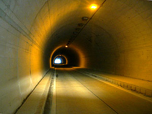 新代トンネル：トンネル内部