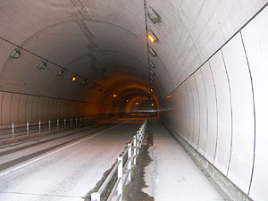 宇屋トンネル：トンネル内部