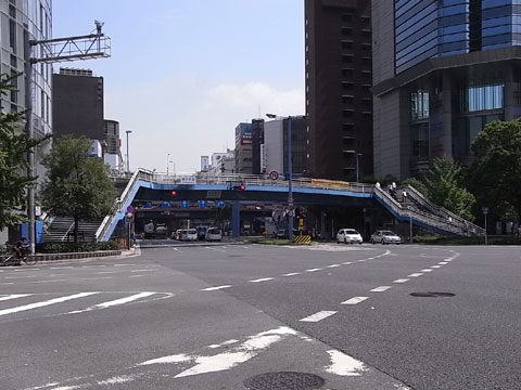 Umedashinmichi Footbridge